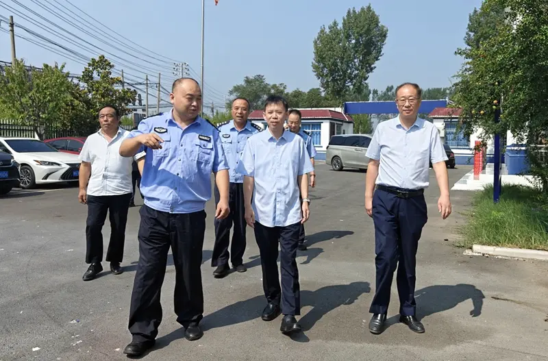 博農集團慰問轄區一線派出所民警